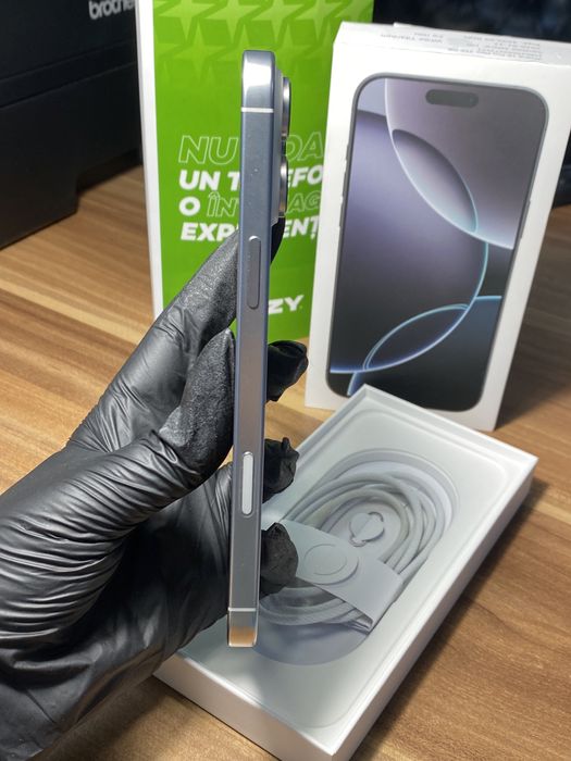 Phone 16 Pro Max • 256 GB • White Titanium