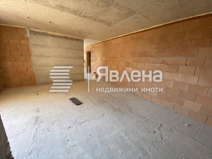 Продава се Тристаен апартамент в Варна, Аспарухово - 108 кв.м за 1514 €/кв.м - Снимка #1