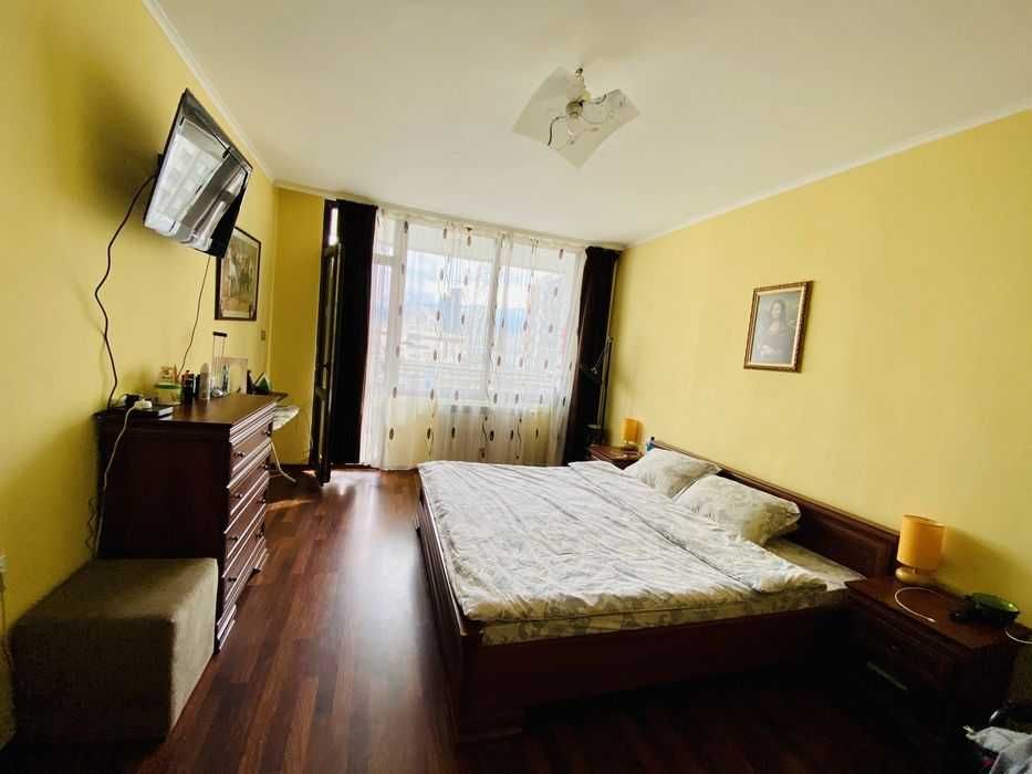Продава се Тристаен апартамент в София, Дружба 1 - 70 кв.м за 2715 €/кв.м - Снимка #2