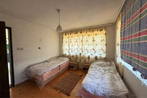 Стилен дом в Каменово - 4 спални, градина