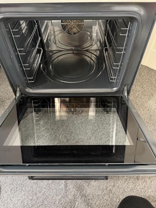 Духовой шкаф Smeg серебристый