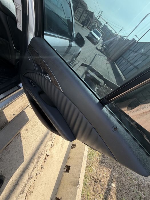 В продаже салон на 211.