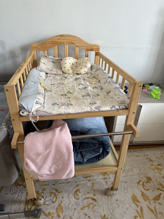 Продам пеленальный столик