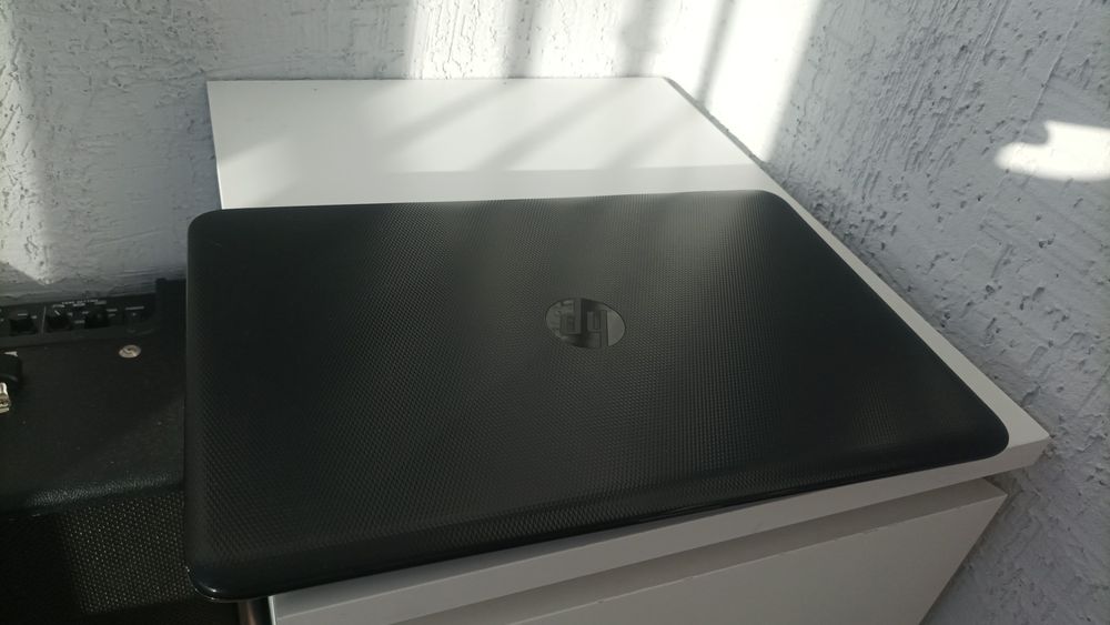 Ноутбук HP 15-bs-045ur