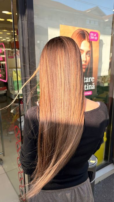 Hairstylist Profesionist la Tine Acasa-Tuns ,Vopsit ,Suvite Balayage