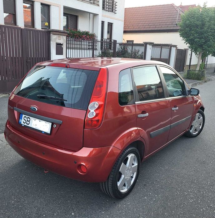 Ocazie 98000 km ford fiesta facelift 1.4 75 cp  consum 4% factura si garantie