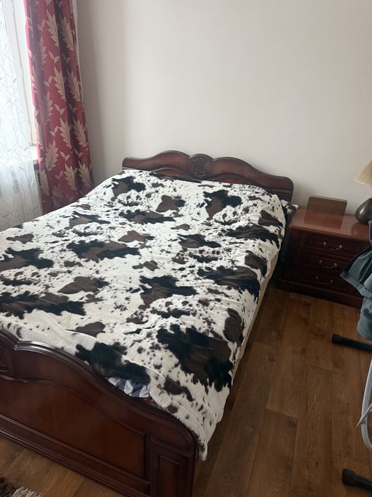 Продаю спальный гарнитур