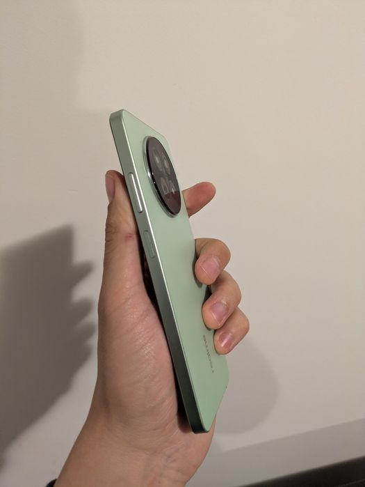 Realme 12x 5G - 6GB RAM / 128GB Подарък Слушалки КАТО НОВ!