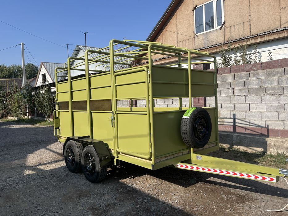 Продам прицеп/скотовоз/коневоз