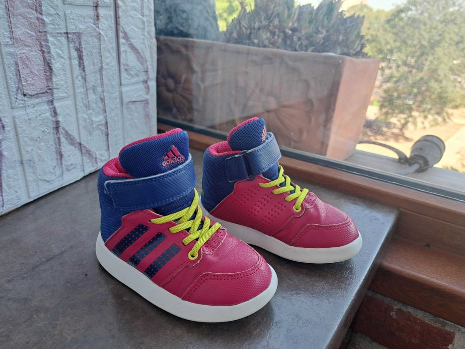 детски кецове,зимни обувки,боти,,Adidas номер24 за момиче,адидас
