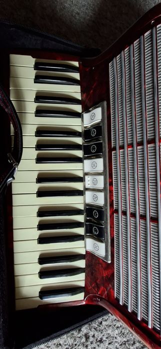 Acordeon HOHNER TANGO II M (de vanzare)