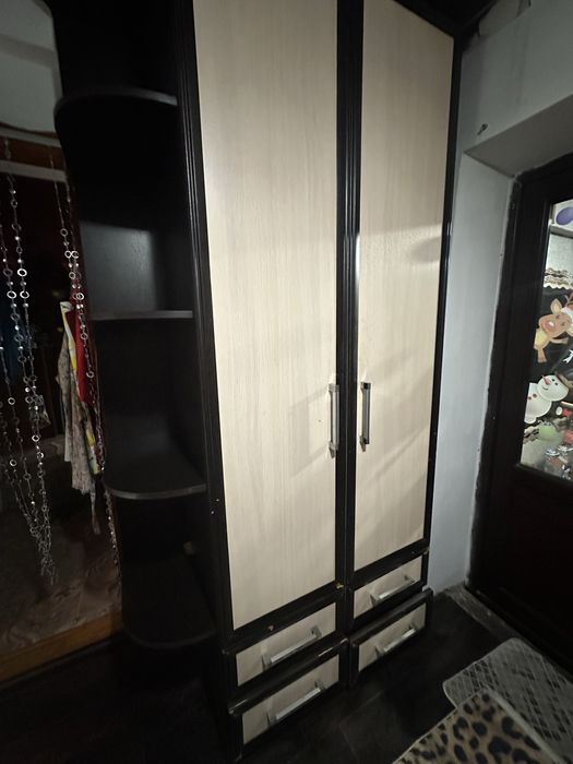 Продается Б.У шкаф.