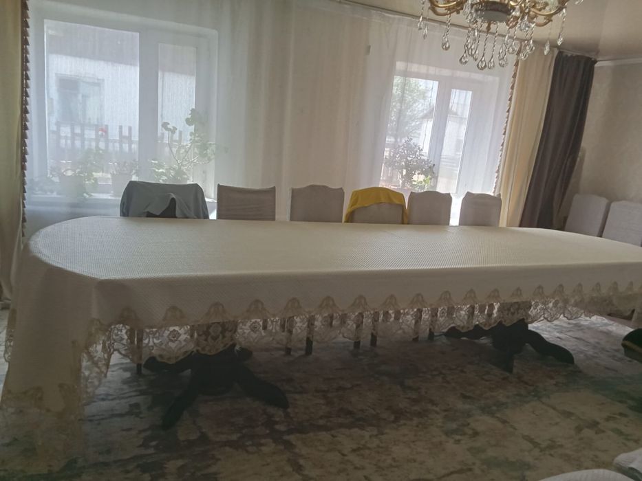 Стол зальный продам