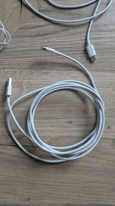 Cabluri de încărcare iPhone