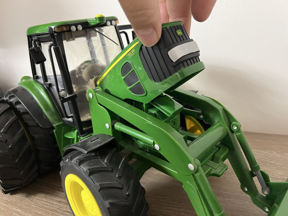 Tractor John Deere ERTL Britains 1:16