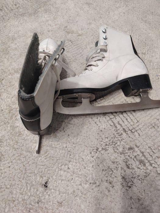 Коньки зимние, женские