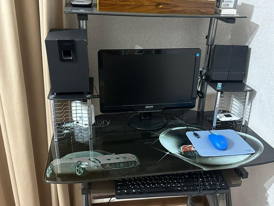 Компьютер со столом