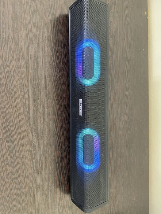 Продам портативную Bluetooth-колонку HOCO в отличном состоянии.