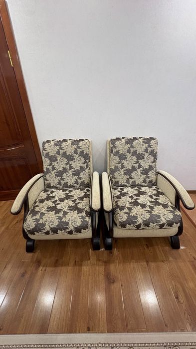 Продам диван +  2 кресла