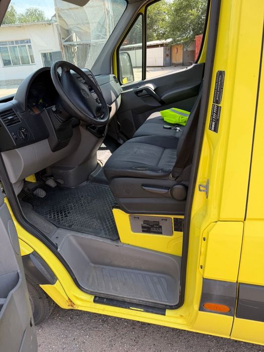 Продается Mercedes Sprinter 2010 года.