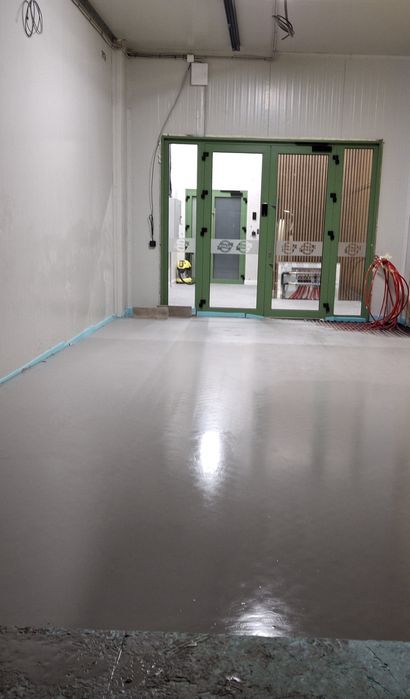 Саморазливна замазка