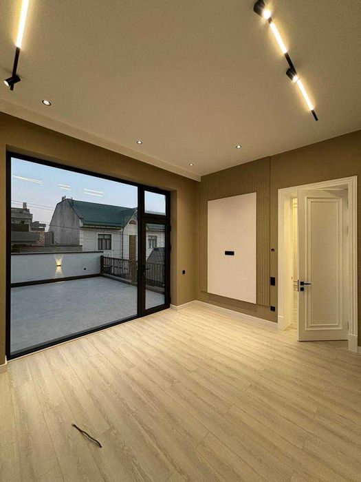 ПРОДАЕТСЯ ДОМ на Прекрасный 3 Соток 8 Комната