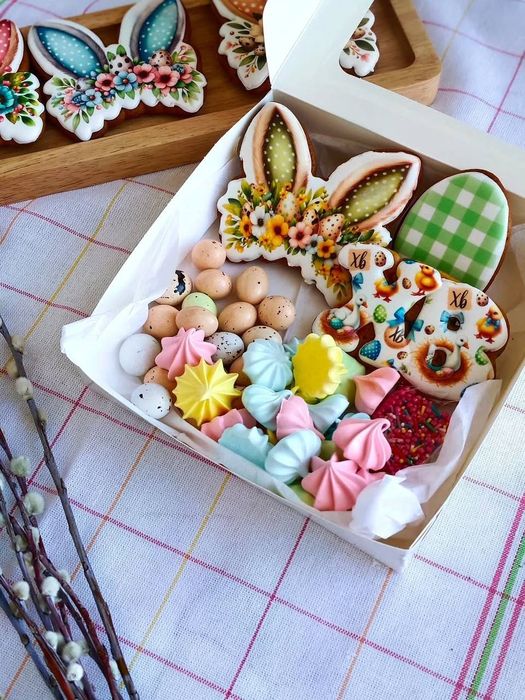 Подарочный бокс с пряниками и сладости