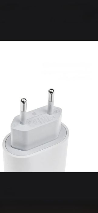 Айфон зарядка. Адаптер