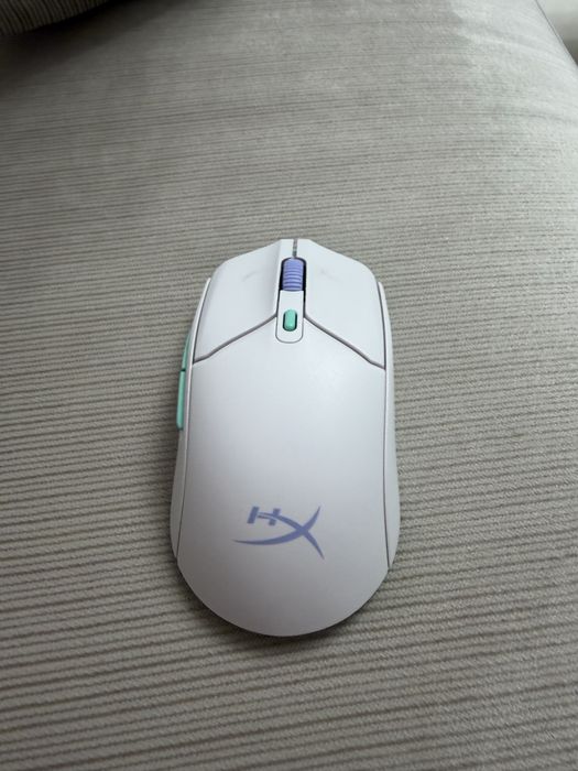 Vând mouse nou nout,hyper x foarte foarte bun, este wireless