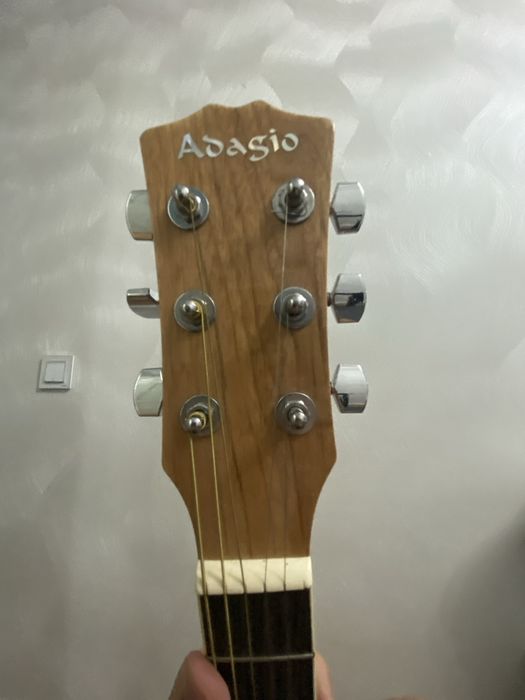 Гитара adasio в отличном состояний