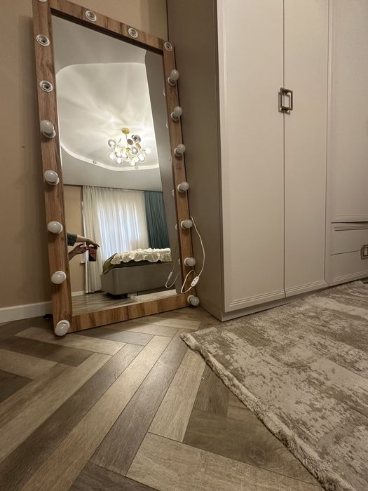 Гримерное или голливудское зеркало