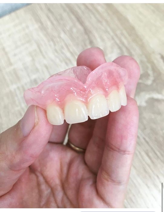 Съёмные протезы,зубные протезы,починки ремонт протеза