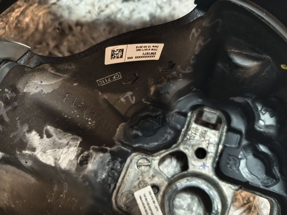 Волан WV golf/tiguan/tuaran/caddy/jetta-2012