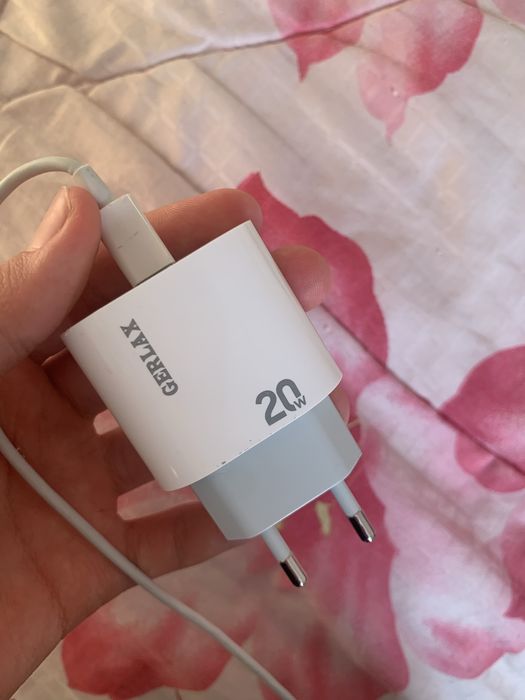 Продам зарядку для айфона