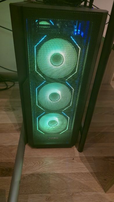 Gaming PC RTX 5070 12GB,  AMD Ryzen 7 7700 32GB RAM