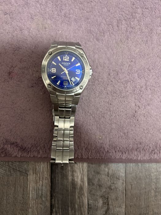 Продавам Casio Edifice