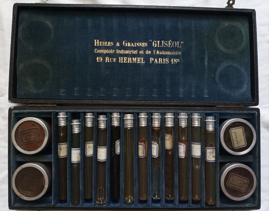 Casetă cu probe de ulei auto de colecție nu trimit în țară predare cen