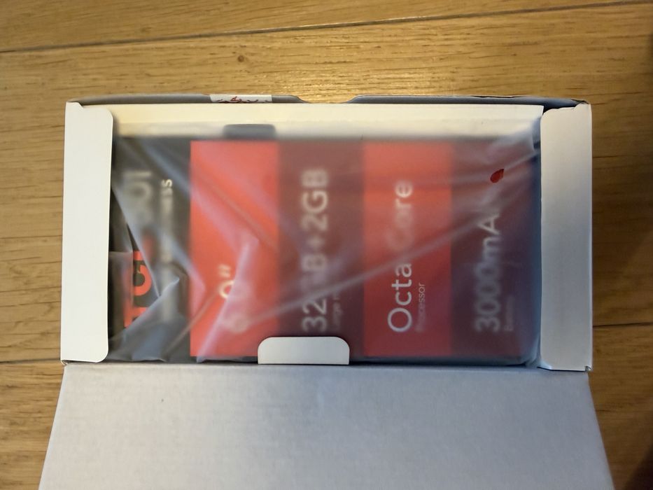 TCL 501 32GB Nou Sigilat Telefon Android