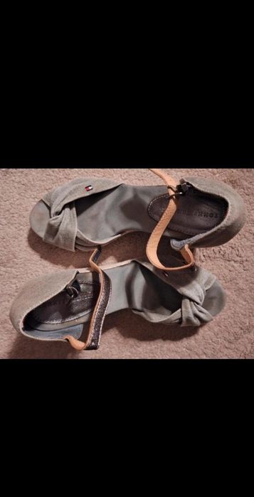 Sandale tommy hilfiger nr 38