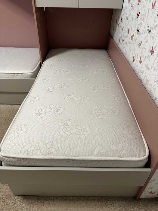 Красива и практична поръчкова детска стая- много добро състояние