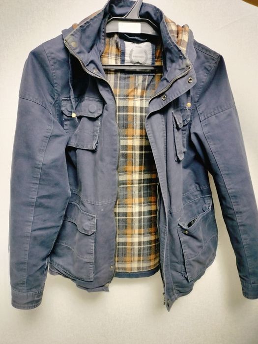 Продам куртку осень весна