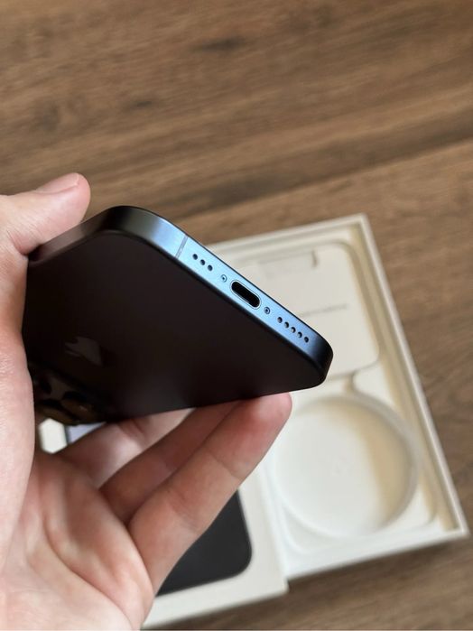 iphone 15 pro в идеальном состояний