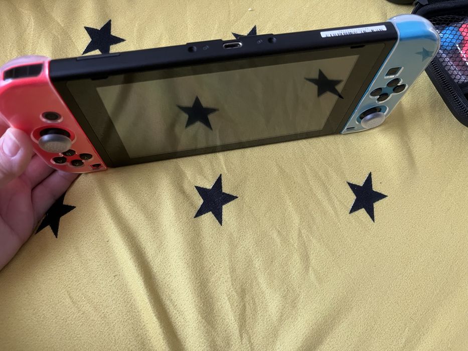 NINTENDO SWITCH  folosit foarte putin!