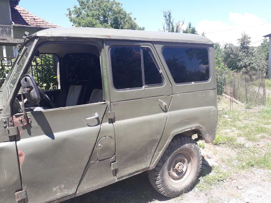 Лепене на фолио по врати и прозорци