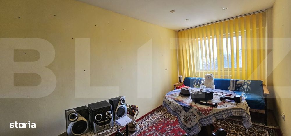 Apartament generos: 97,5 mp, 5 camere, 2 bai mari