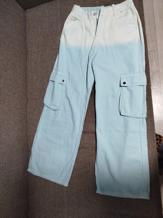 Новые джинсы бело-голубые
