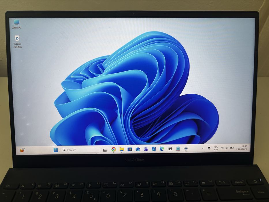 Vand Laptop Asus ZenBook 14 in stare perfecta de functionare