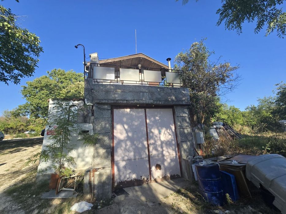 Къща в Плевен-Индустриална зона площ 240 цена 380000