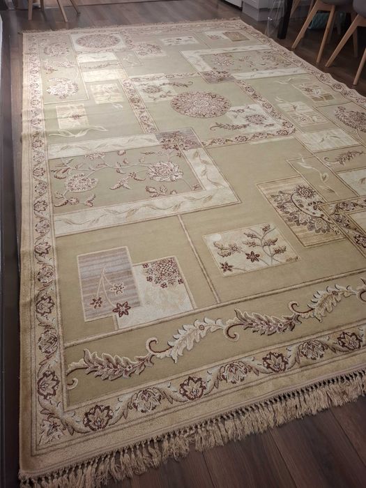 Продается ковер Размер 382×233