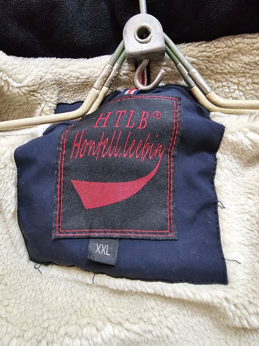 Зимняя чёрная куртка